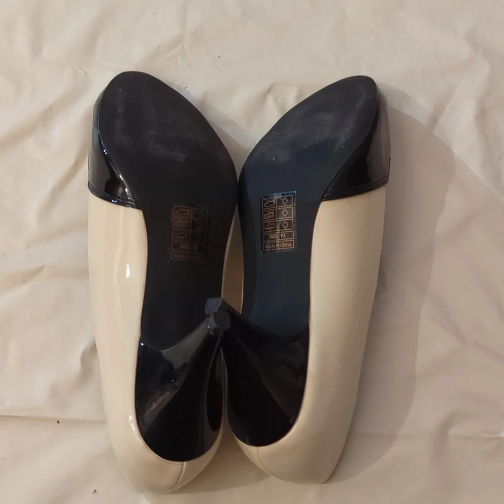B.A.I.T. VEGAN VINTAGE STLYE PUMPS - Picture 9 of 12